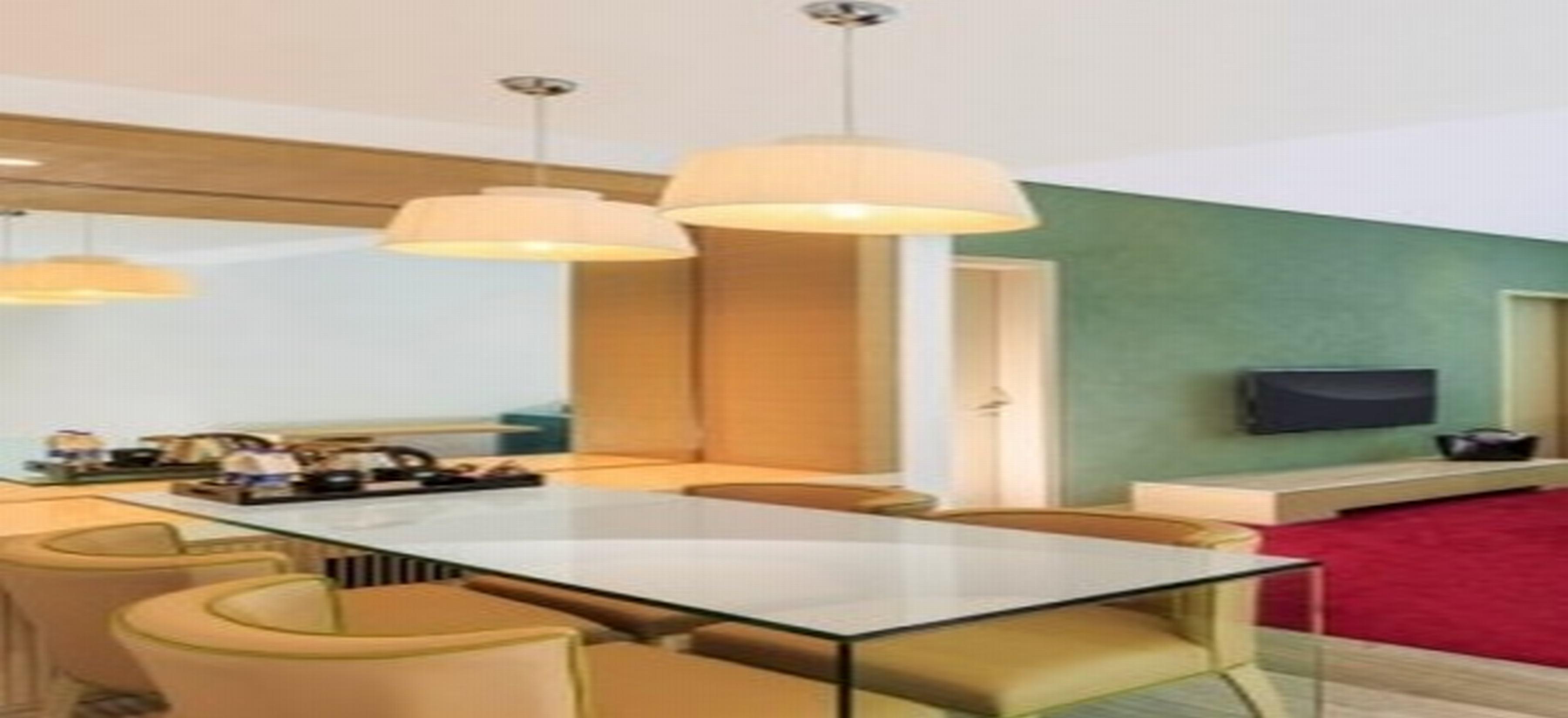 Downtown Rotana Hotel Manama Luaran gambar A pendant light