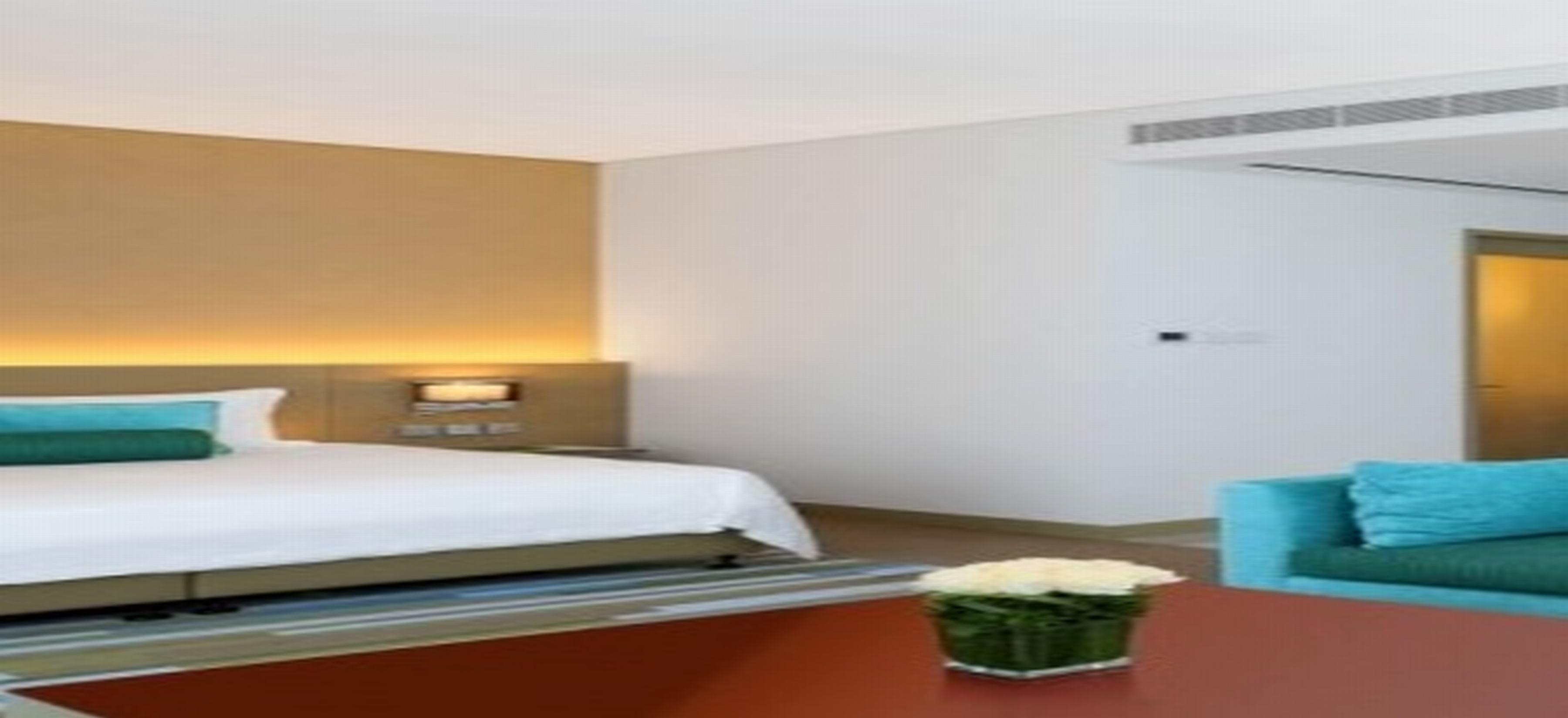 Downtown Rotana Hotel Manama Luaran gambar A room at the hotel