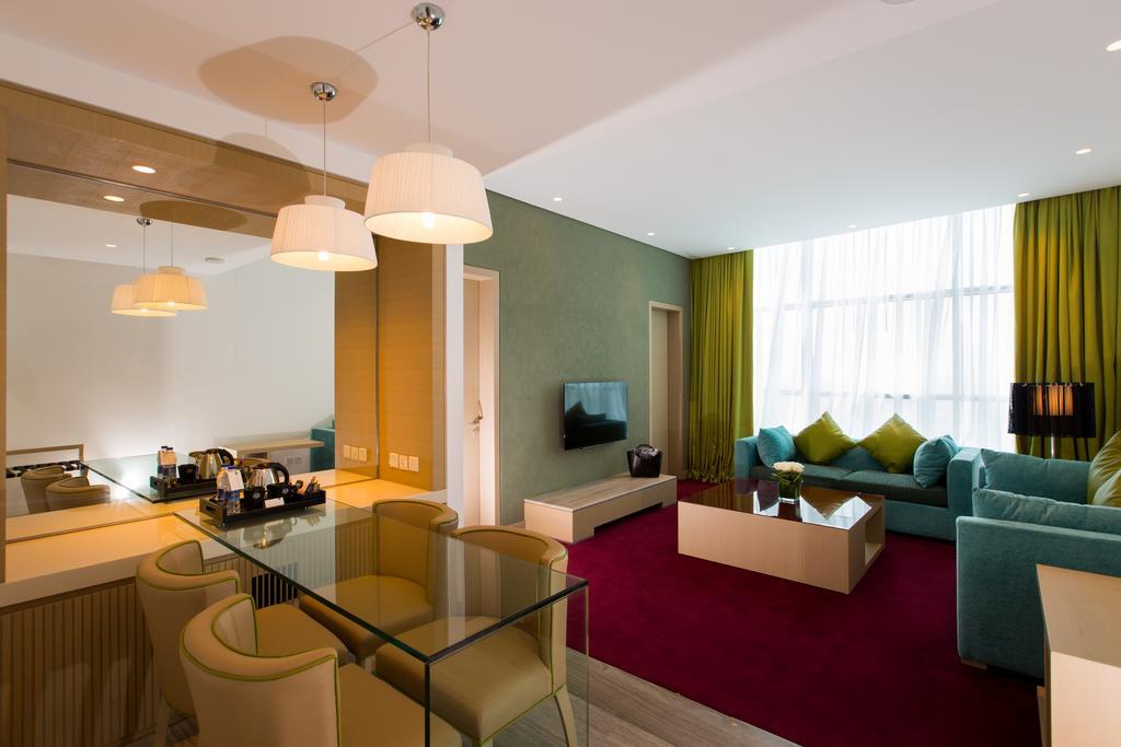 Downtown Rotana Hotel Manama Luaran gambar Suite at the hotel