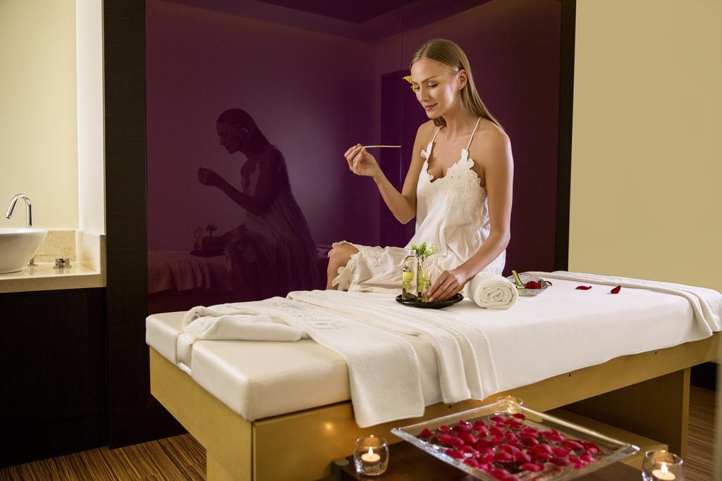 Downtown Rotana Hotel Manama Luaran gambar A spa in India