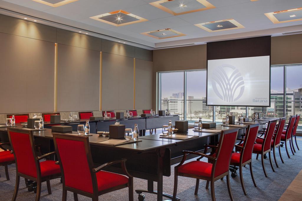 Downtown Rotana Hotel Manama Luaran gambar Meeting room