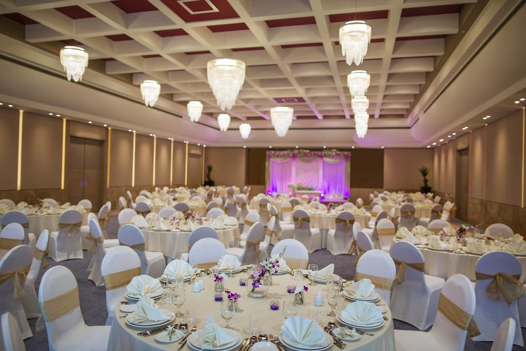 Downtown Rotana Hotel Manama Luaran gambar The Grand Ballroom