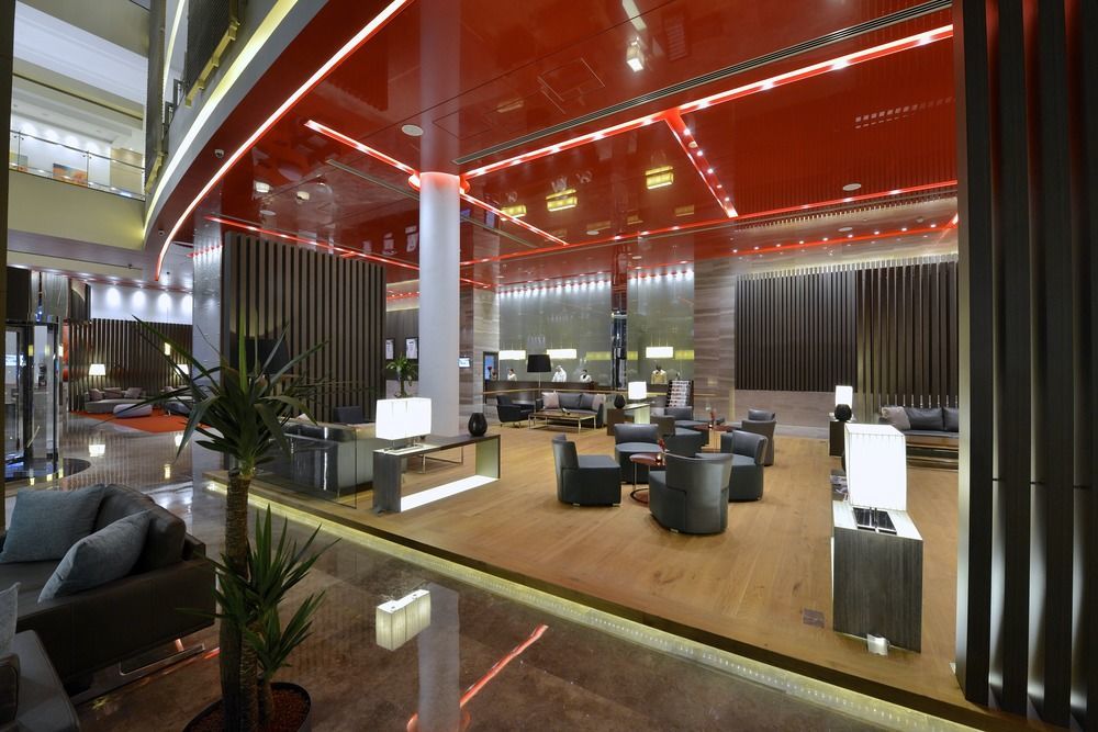 Downtown Rotana Hotel Manama Luaran gambar The lounge at the airport