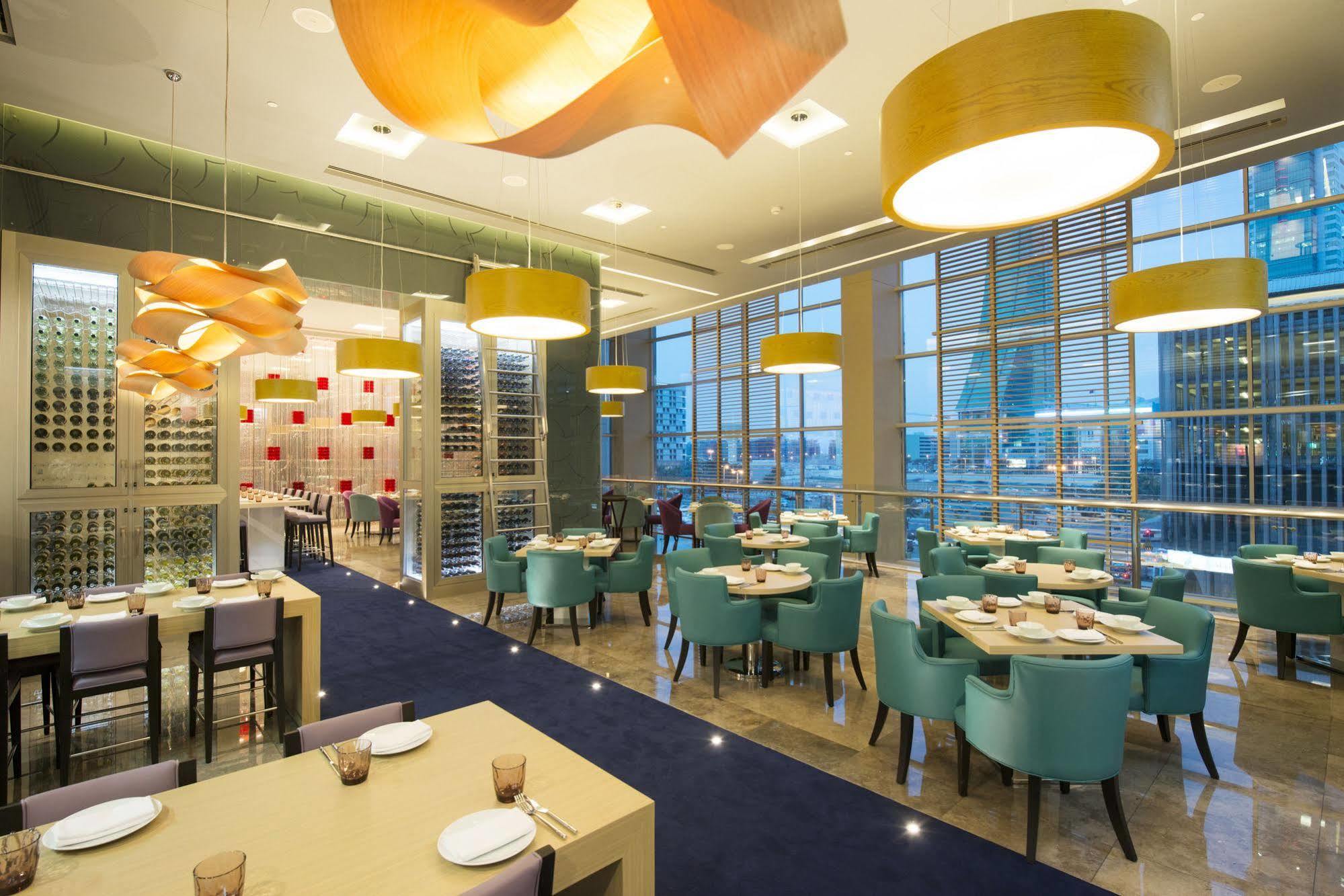 Downtown Rotana Hotel Manama Luaran gambar The restaurant