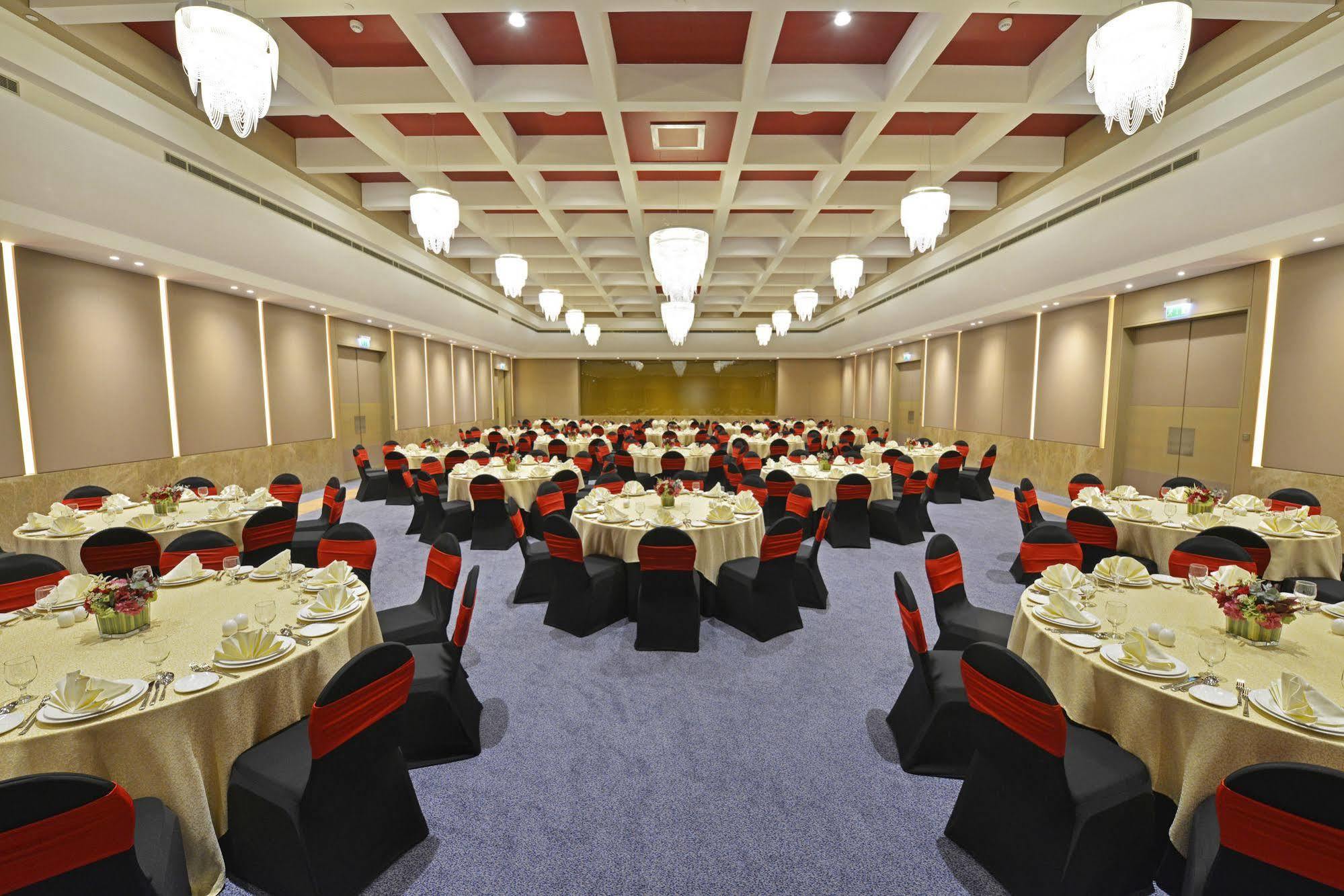 Downtown Rotana Hotel Manama Luaran gambar The Grand Ballroom