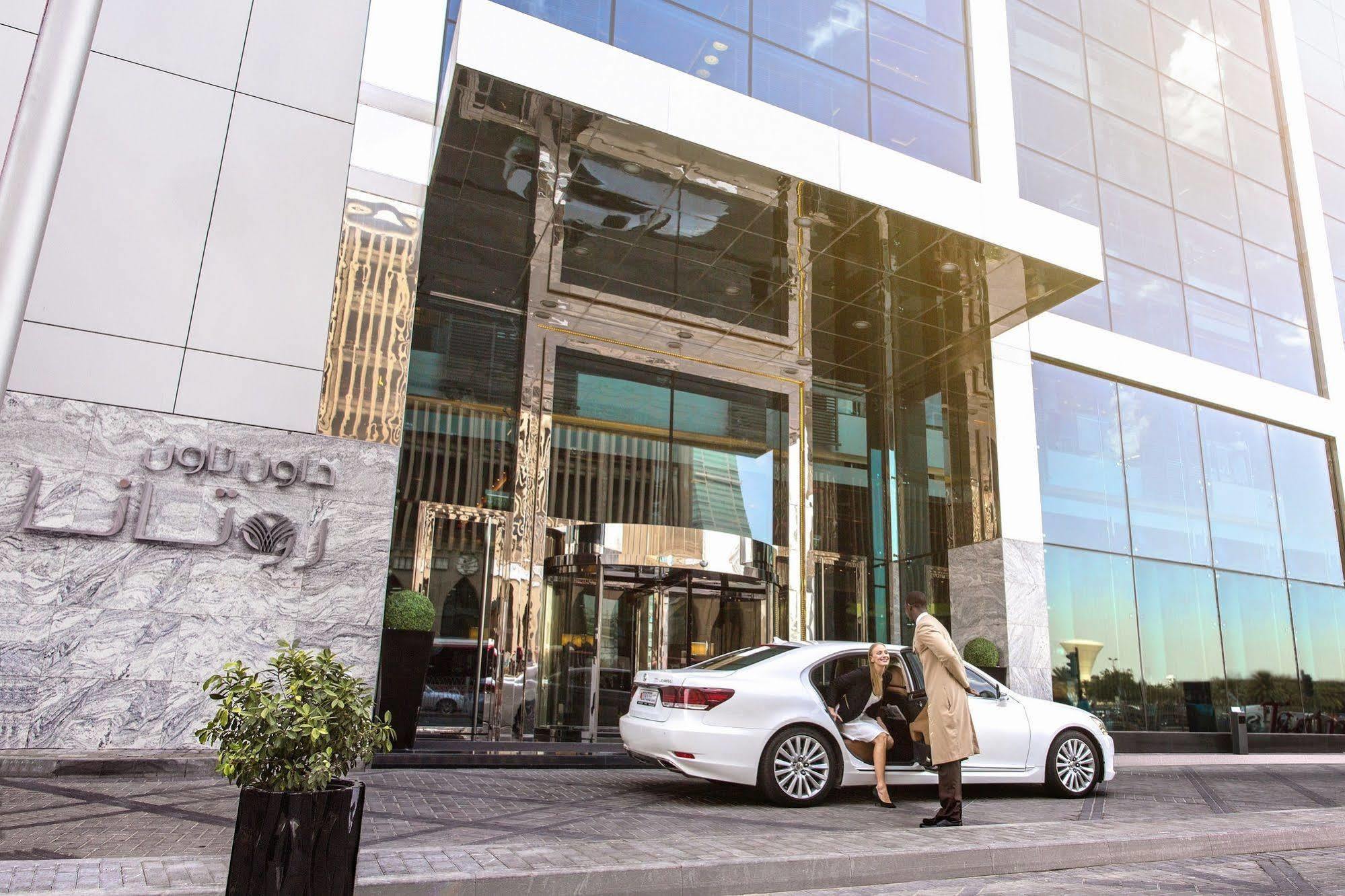 Downtown Rotana Hotel Manama Luaran gambar Entrance of the hotel
